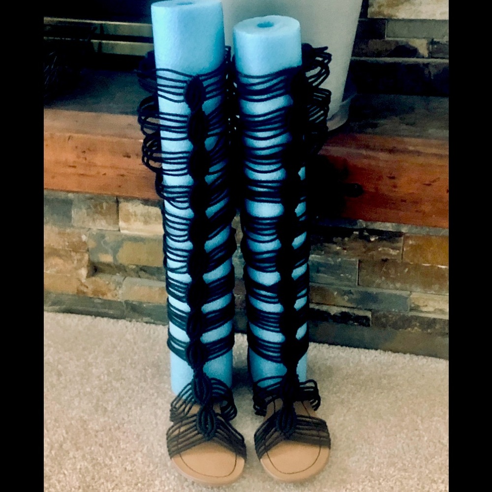 NEW Women’s Black Badger Rope Nubuck Gladiator Knee High Sandals Size 8.5